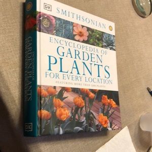 Book Smithsonian encyclopedia of garden plants bran new
